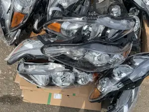 Toyota Corolla 2010 - 2013 Headlamp