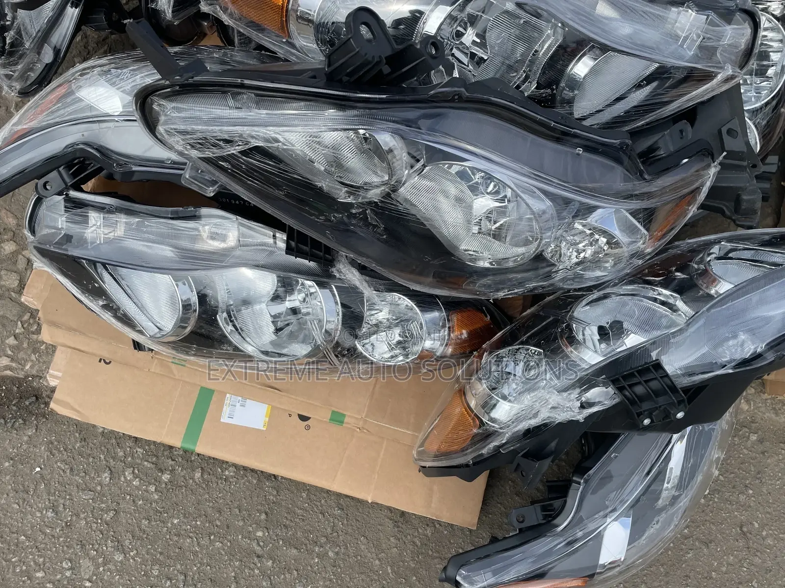 Toyota Corolla 2010 - 2013 Headlamp
