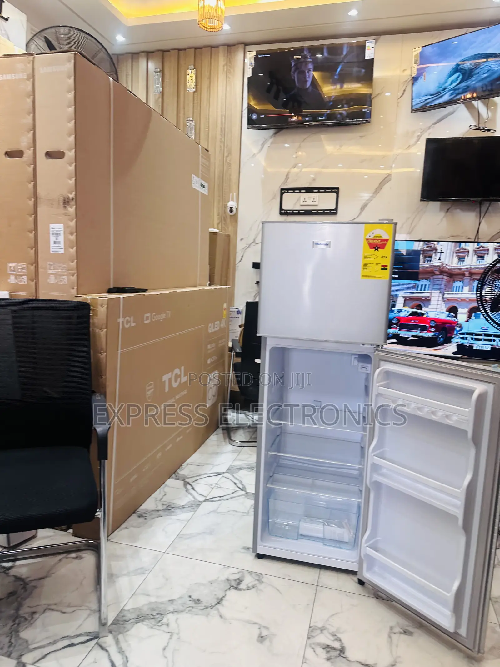 Foreign Standard Nasd-18fl Double Door Fridge.