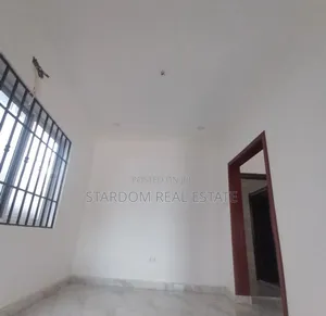 3bdrm Duplex in School Junction for sale