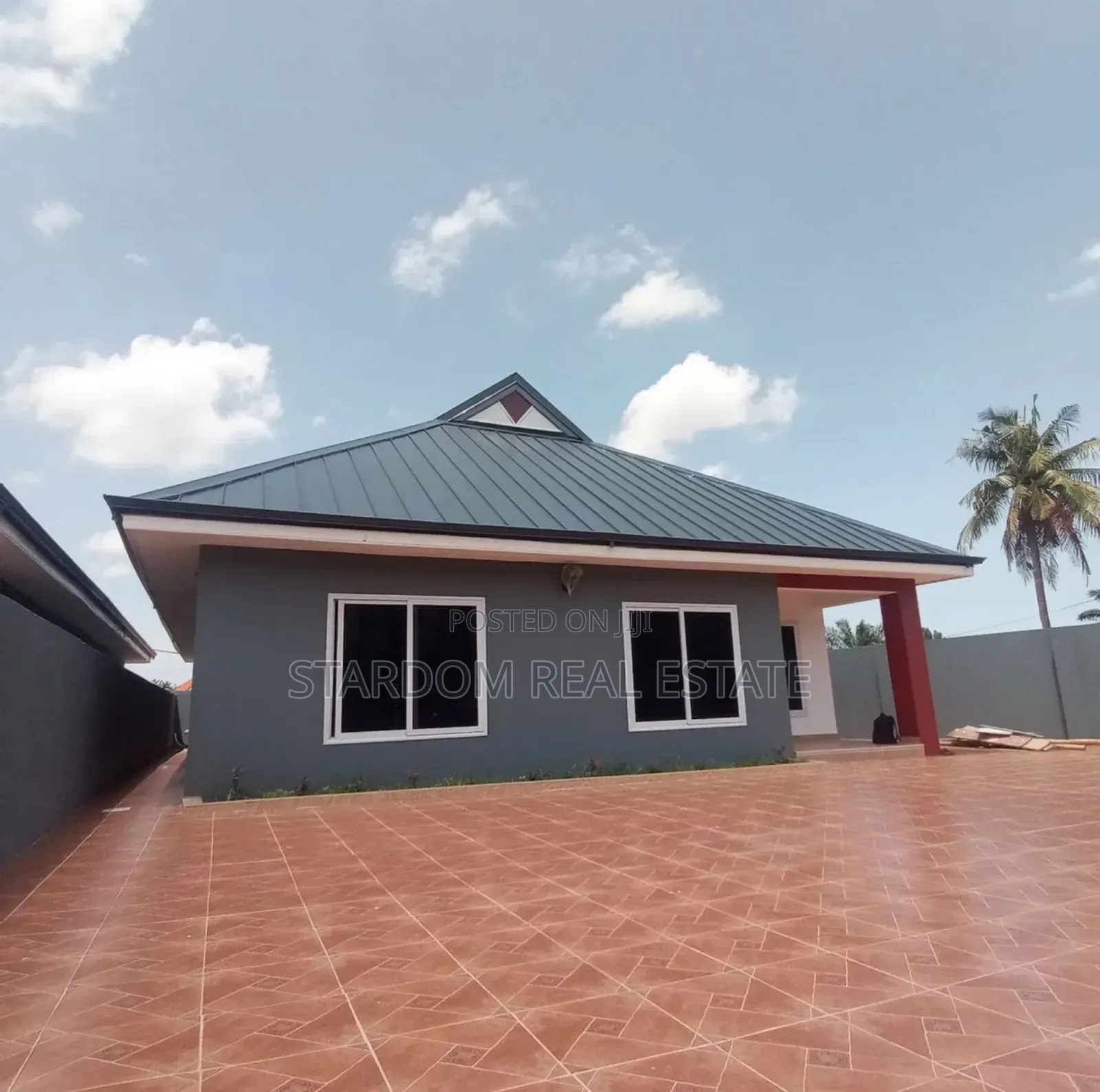3bdrm Duplex in School Junction for sale