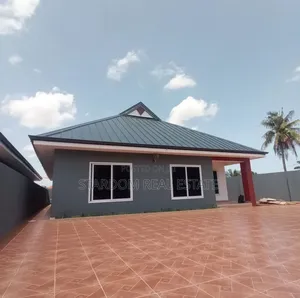 3bdrm Duplex in School Junction for sale