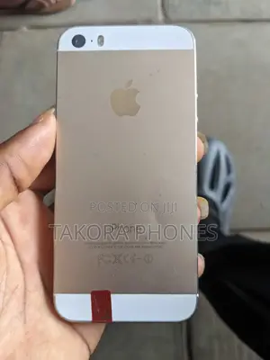Apple iPhone 5s 16 GB Gold