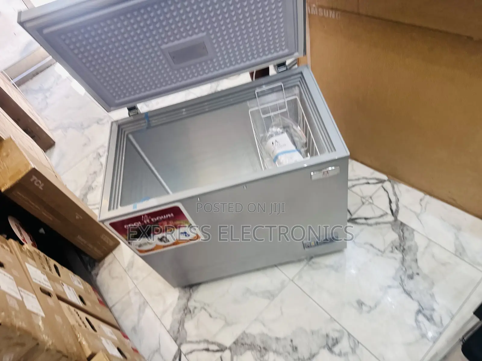 Chest Freezer Single Door 200L Zara 260s Grey Color.