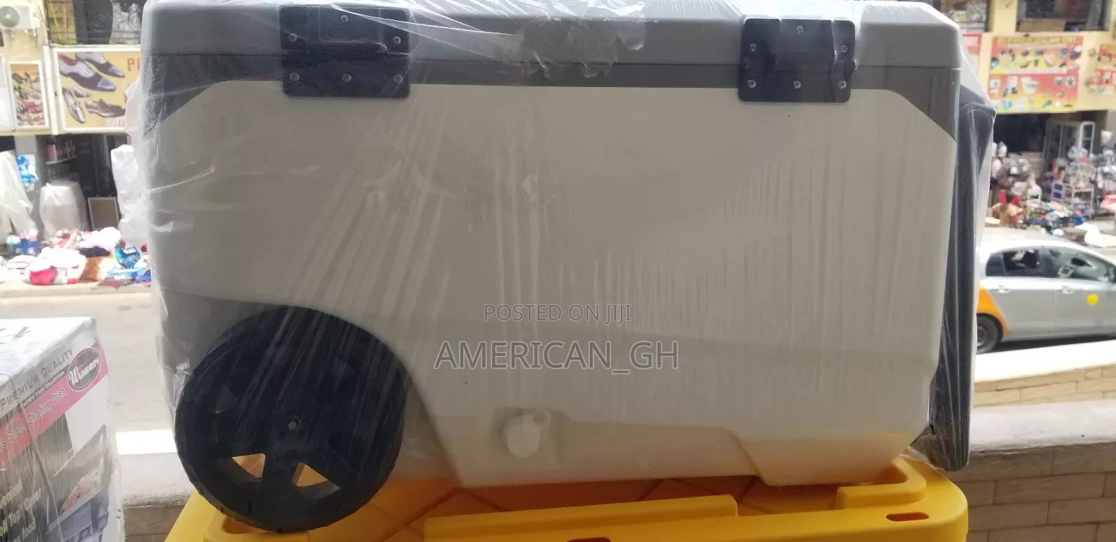 Igloo Maxcold Latitudes 90 Roller (90 Quarts) 85 Litres