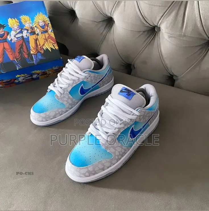 Nike Infinity Men's Sport Sneaker.