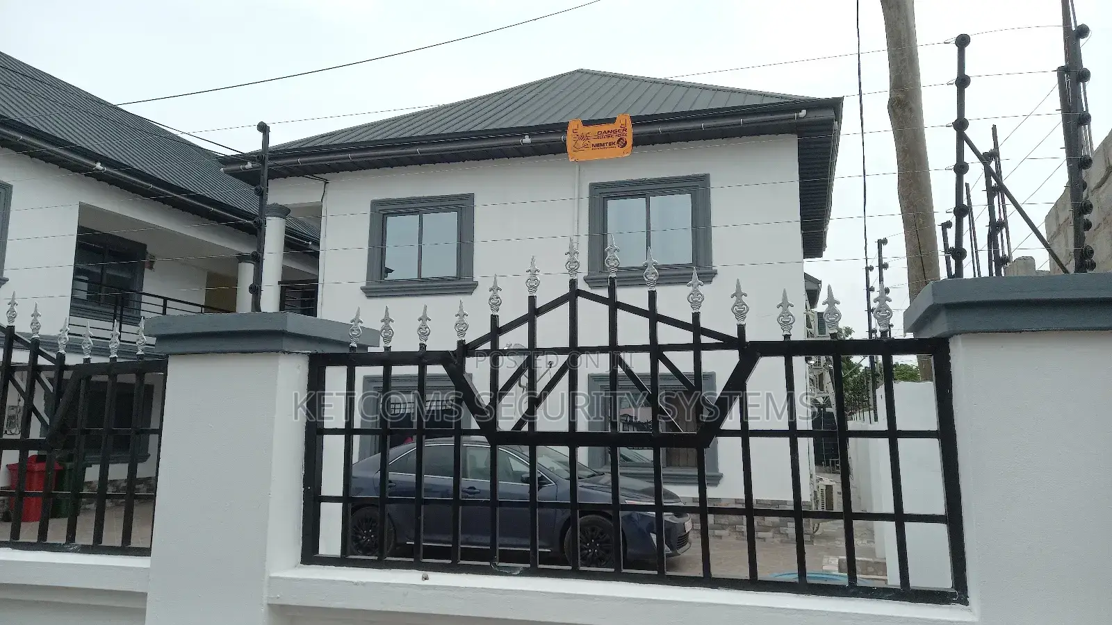 Electric Fence And Razor Fence