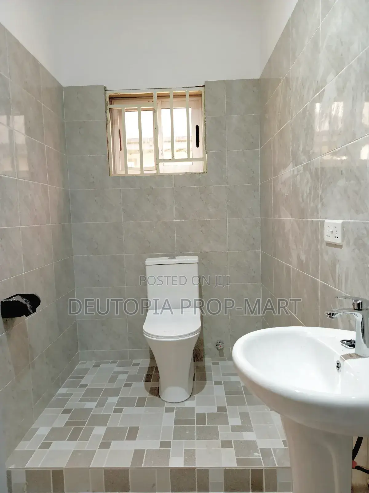 2bdrm Apartment in The Greens, Tema Metropolitan for rent