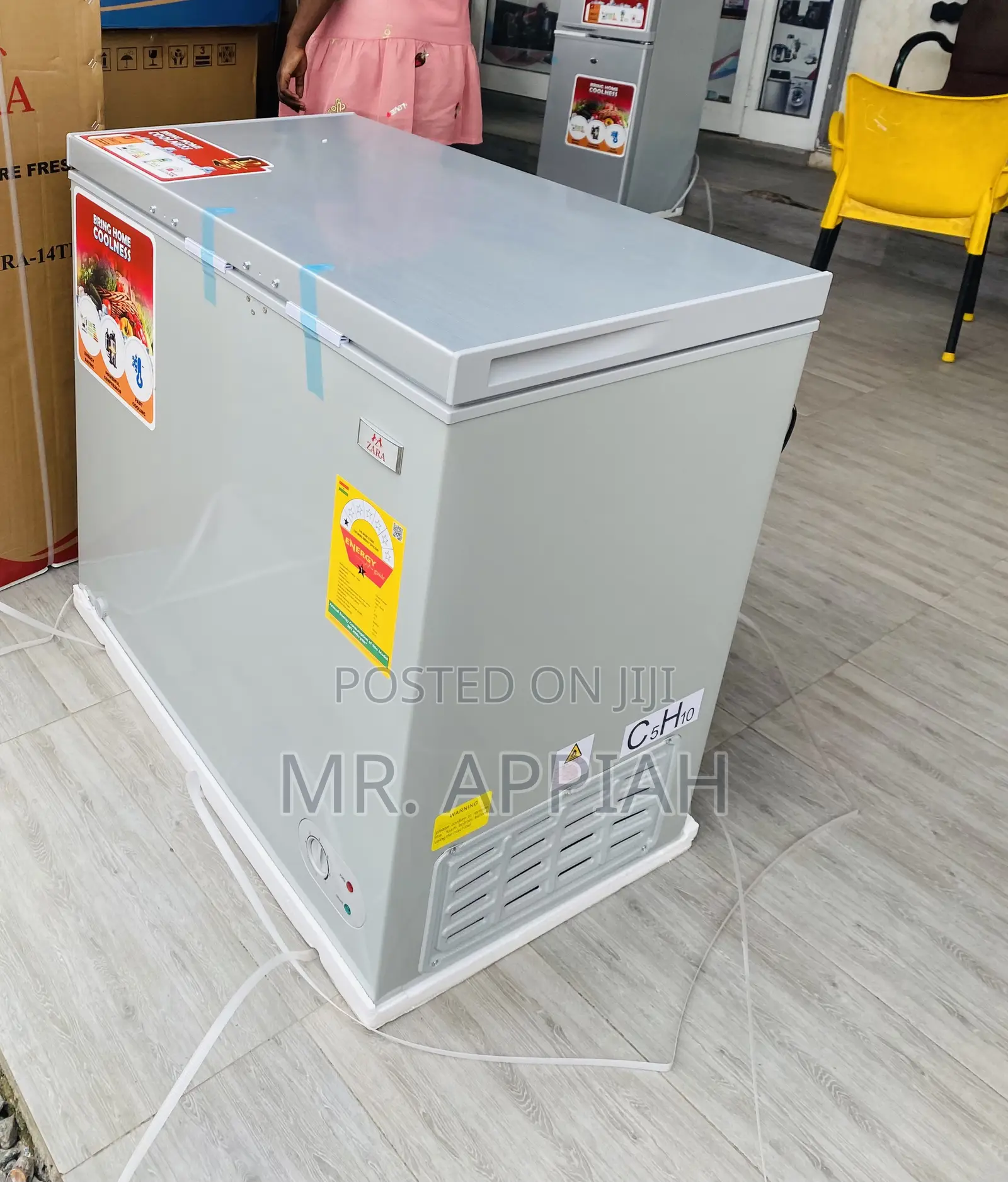 Well Design Zara -260s Single Door Chest Freezer.