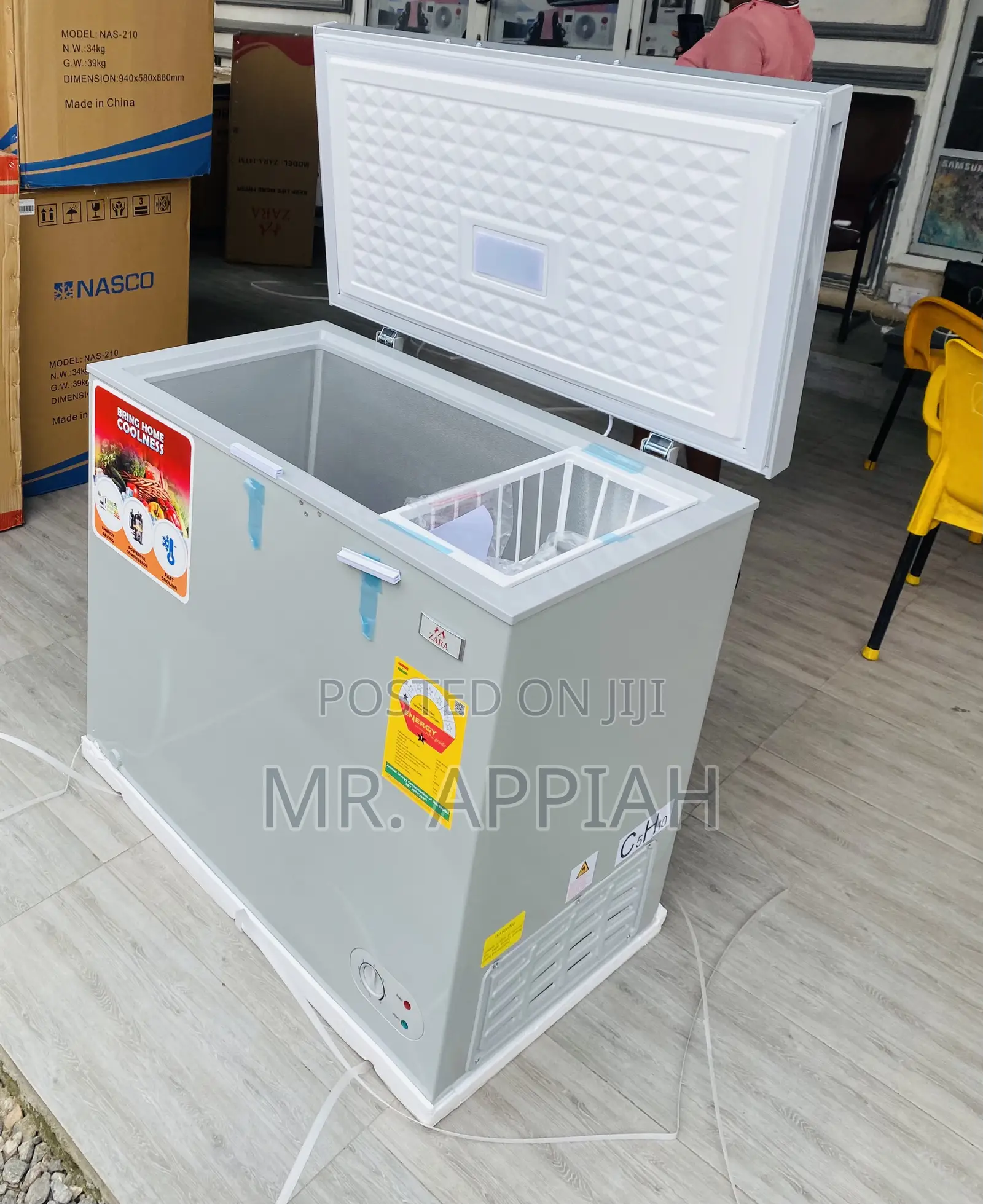 Lovely Design Zara -260s Single Door Chest Freezer.
