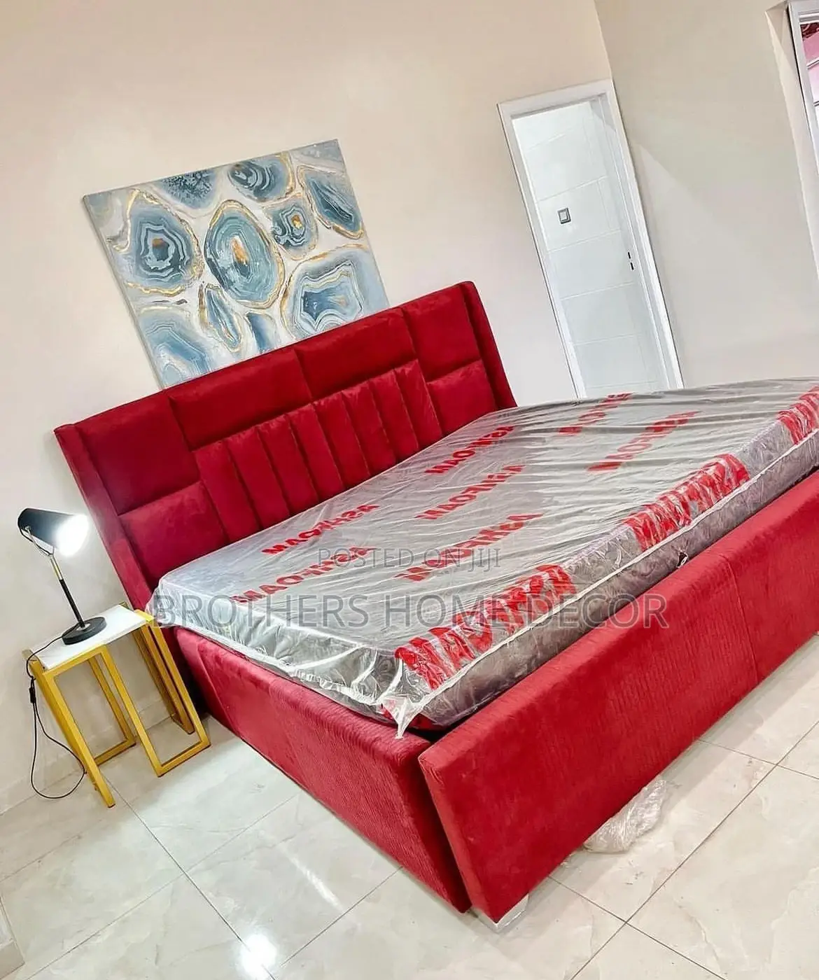 Luxurious Bedframe King Size