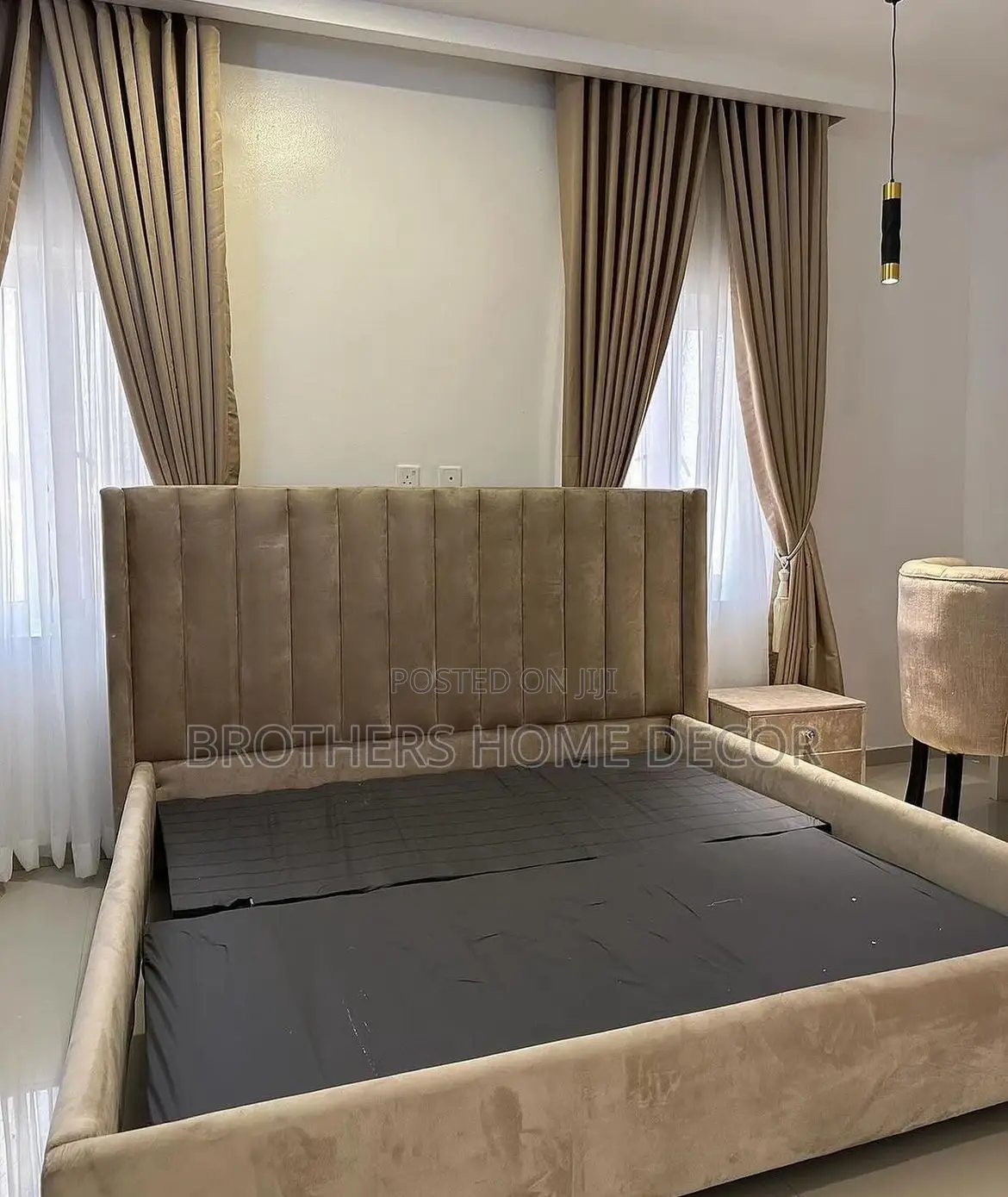 Luxurious Queen Size With One Side Cabinet for Bedroom