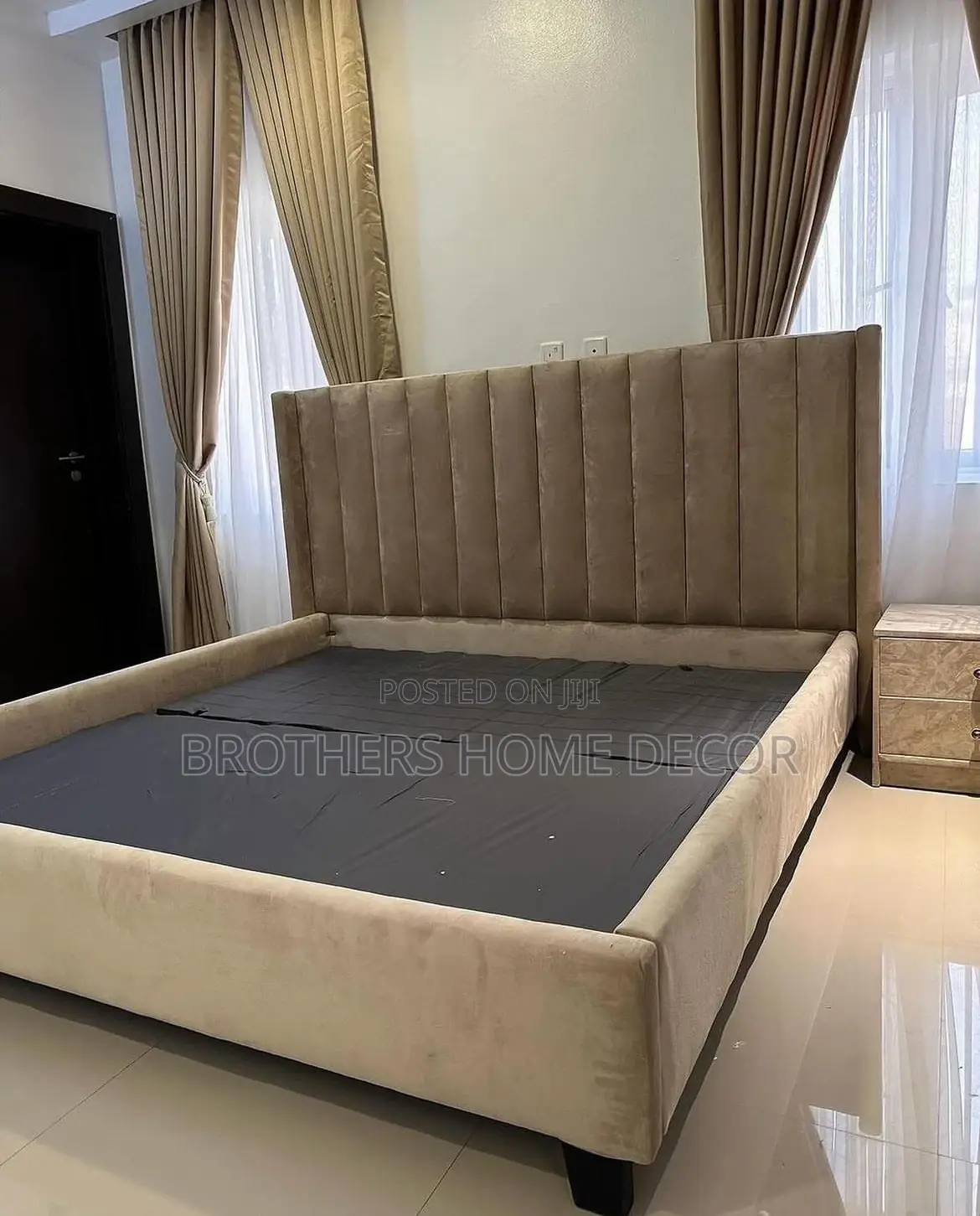 Luxurious Queen Size With One Side Cabinet for Bedroom