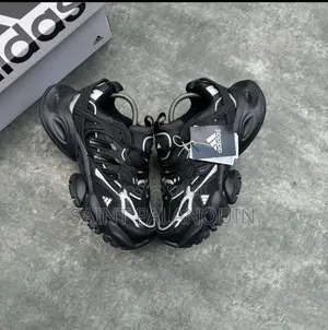 Adidas Sneakers
