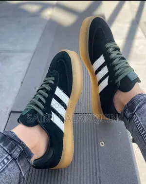Adidas Sneakers