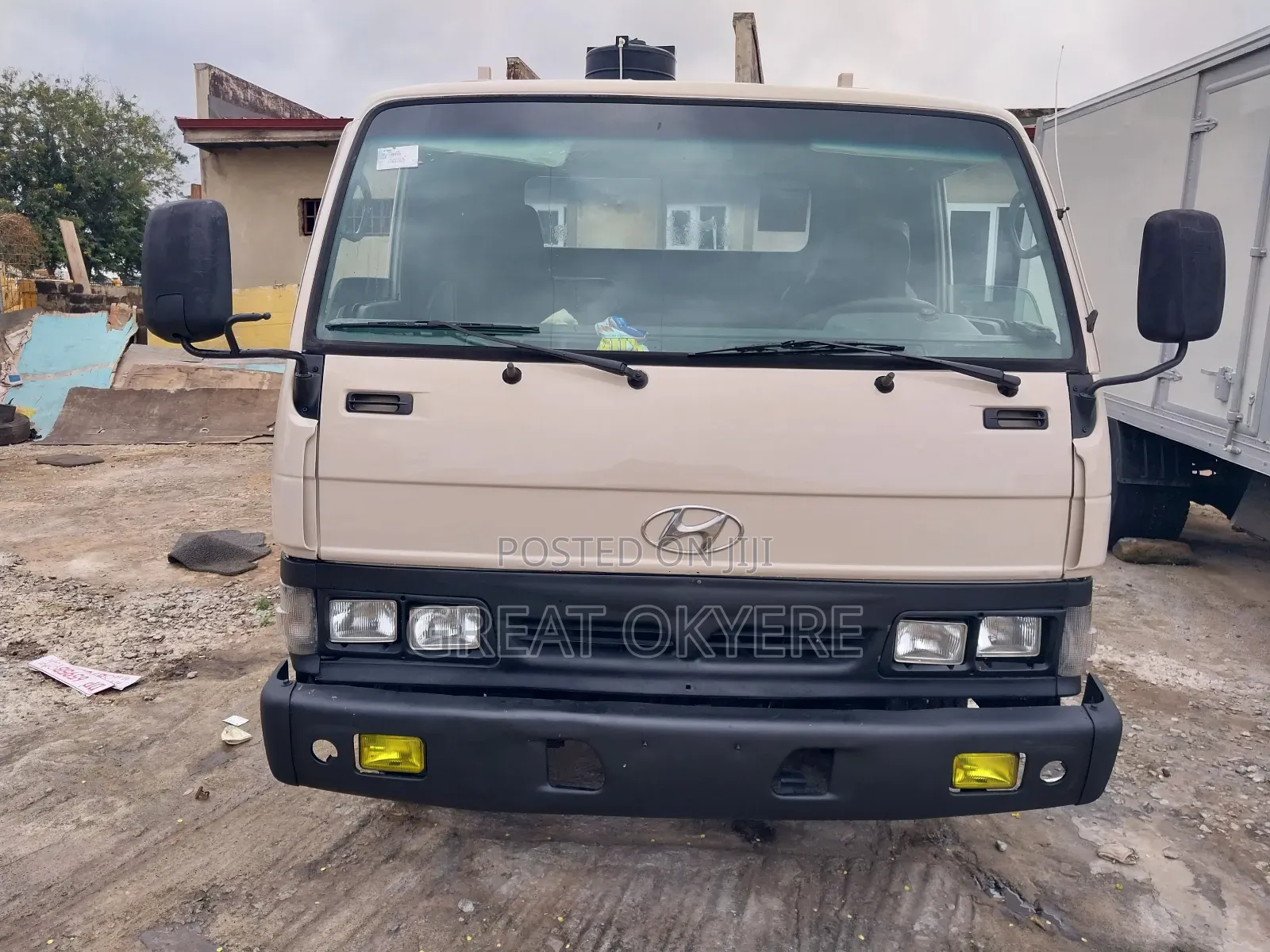 Hyundai Mighty 1