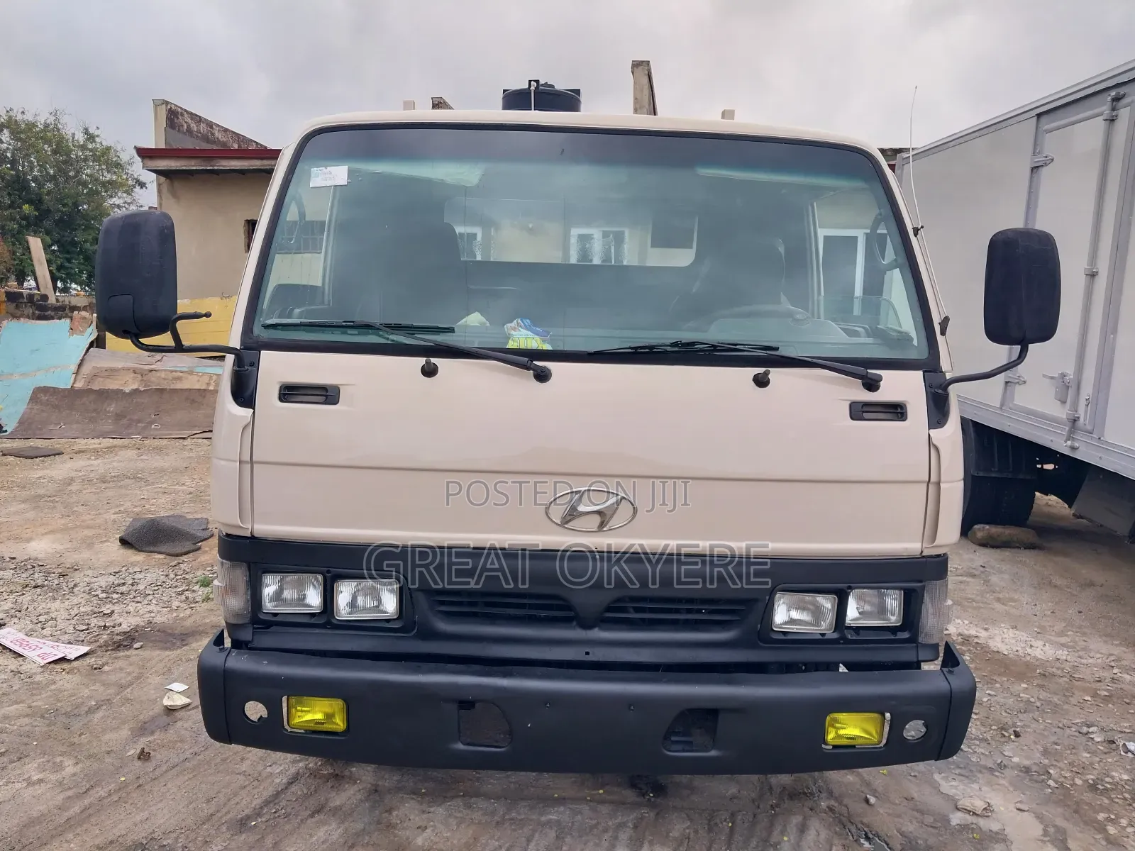 Hyundai Mighty 1
