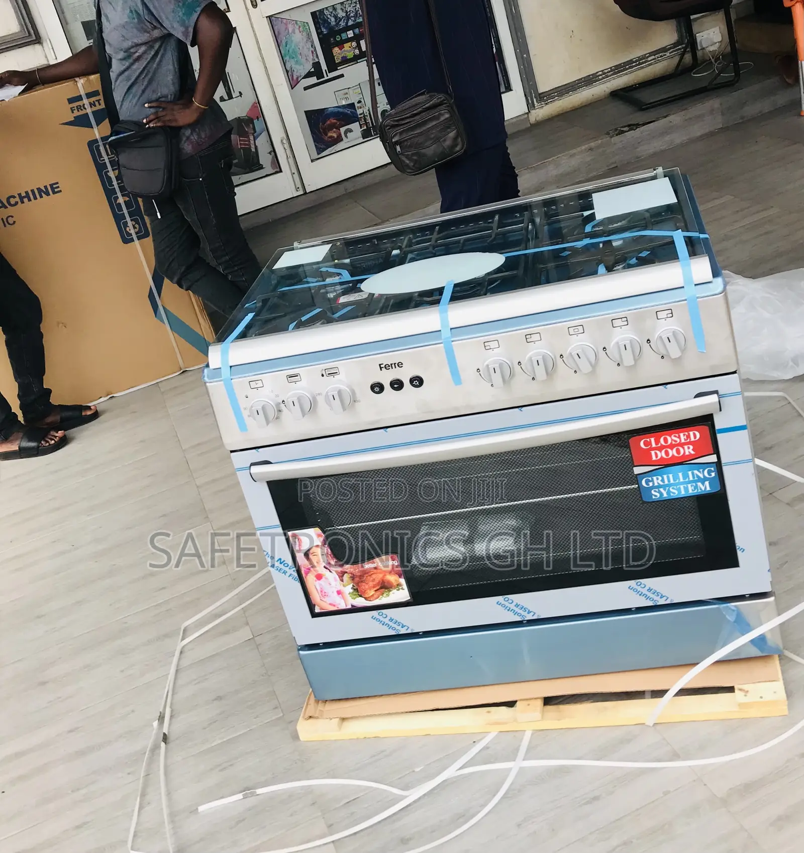 Essential 2 Electric 4 Gas Oven/Grill Ferre 60by90
