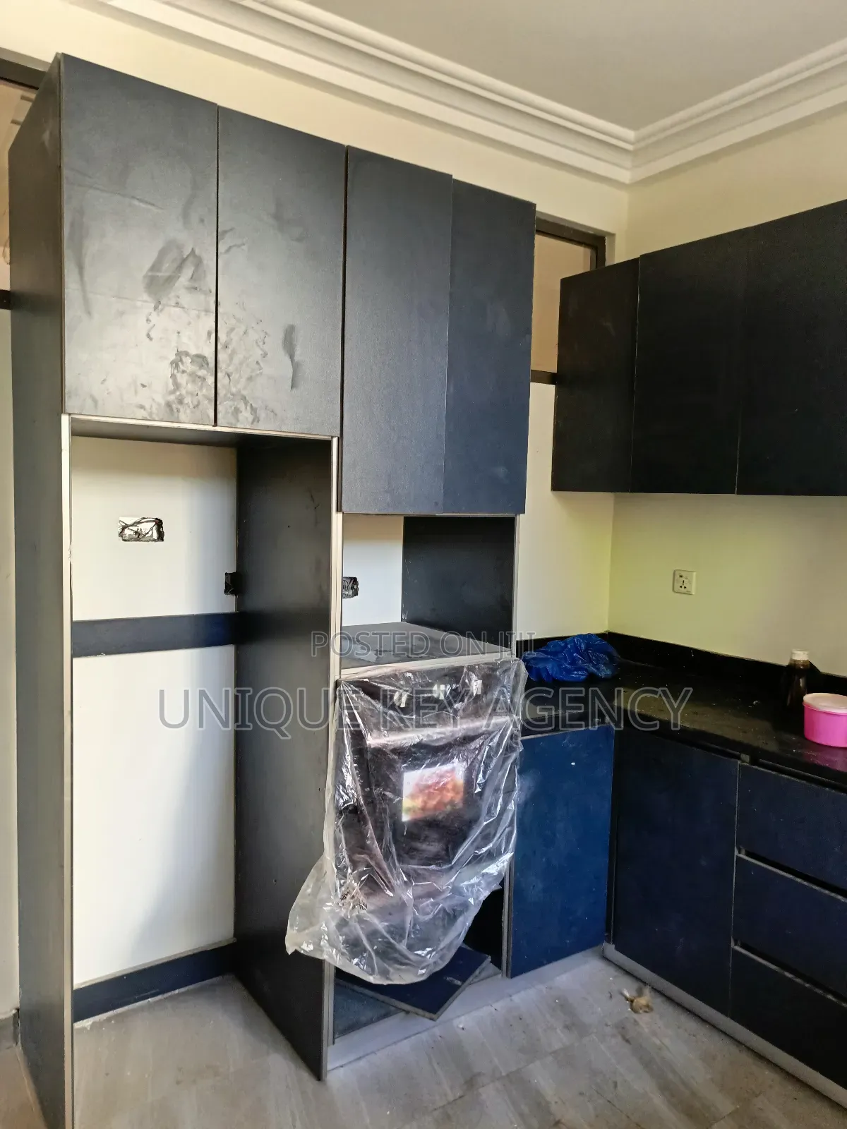 4bdrm Apartment in Unique Key Agency, Airport Residential Area for rent