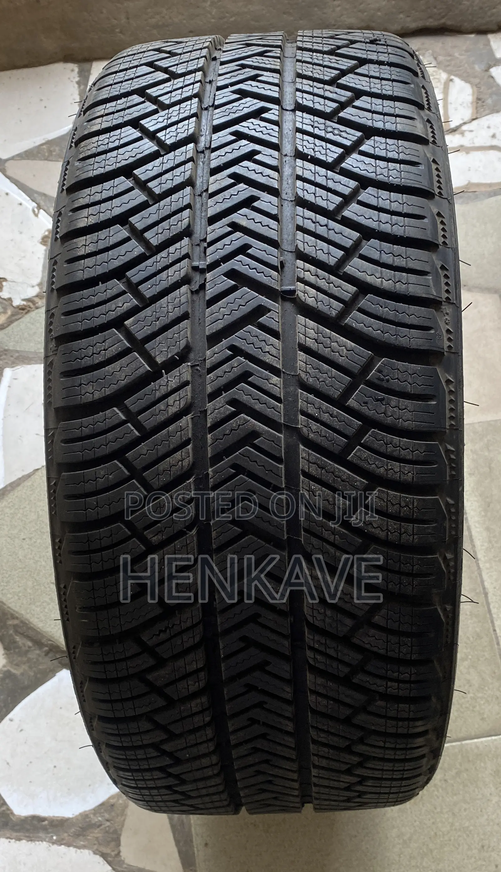 First Grade Home Used Tyres Available in Sizes
