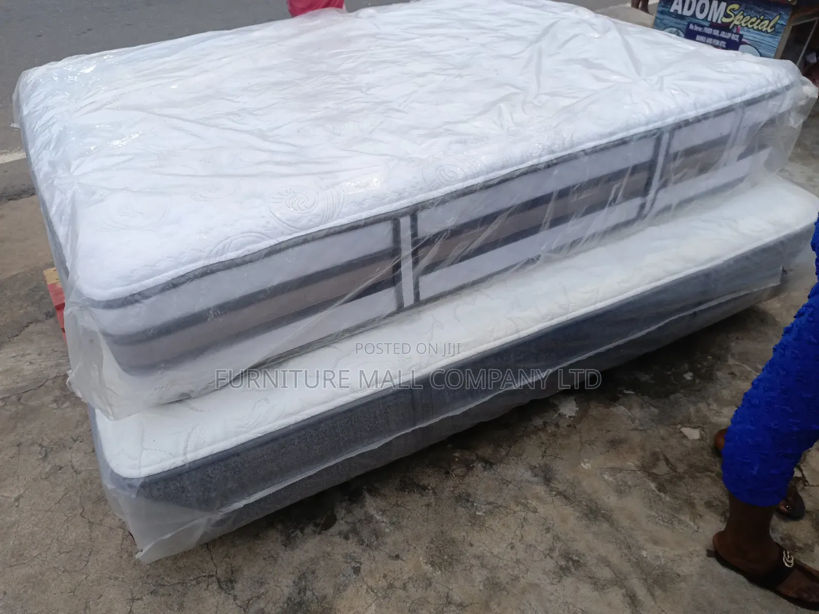 80x60memory Foam Queen Mattress . Free Delivery 