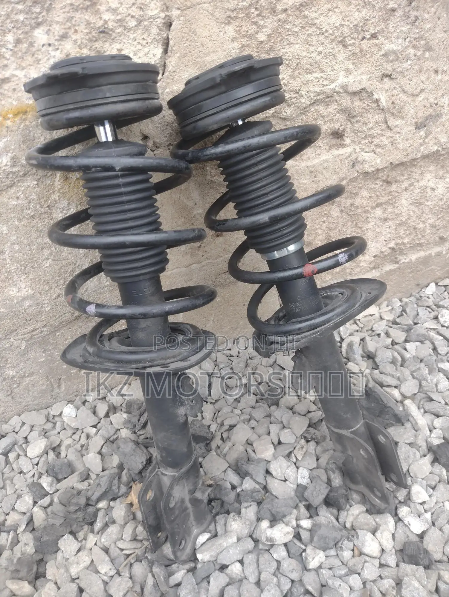 Nissan Rouge Front Shocks