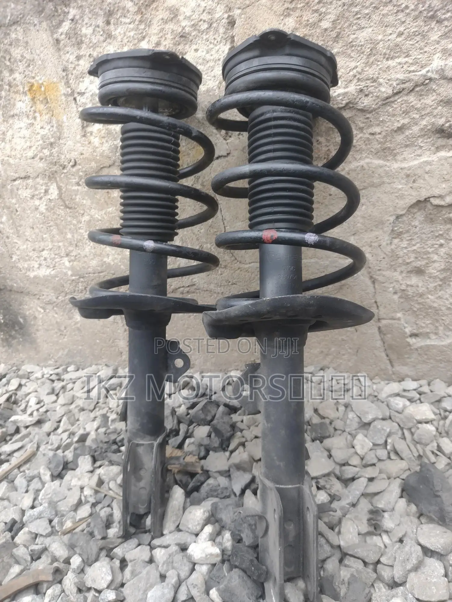 Nissan Rouge Front Shocks