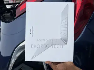 M4 Magic Keyboard 13inches