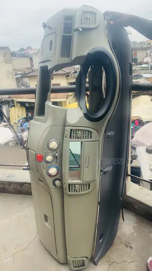 Nissan March 2007 Dashboard