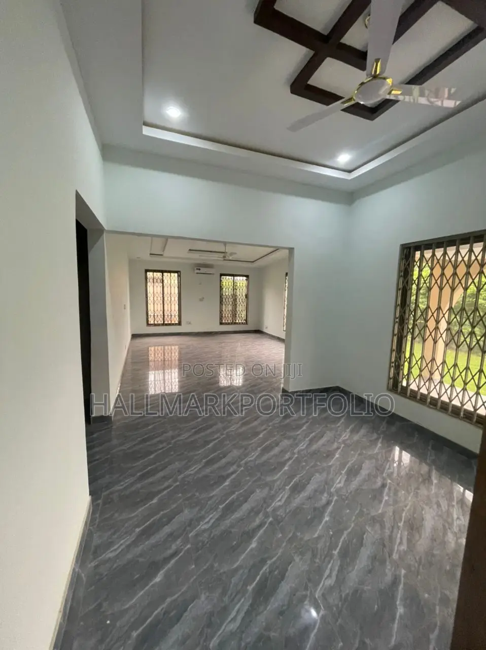 5bdrm Bungalow in Emefs Estate, Tema Metropolitan for sale