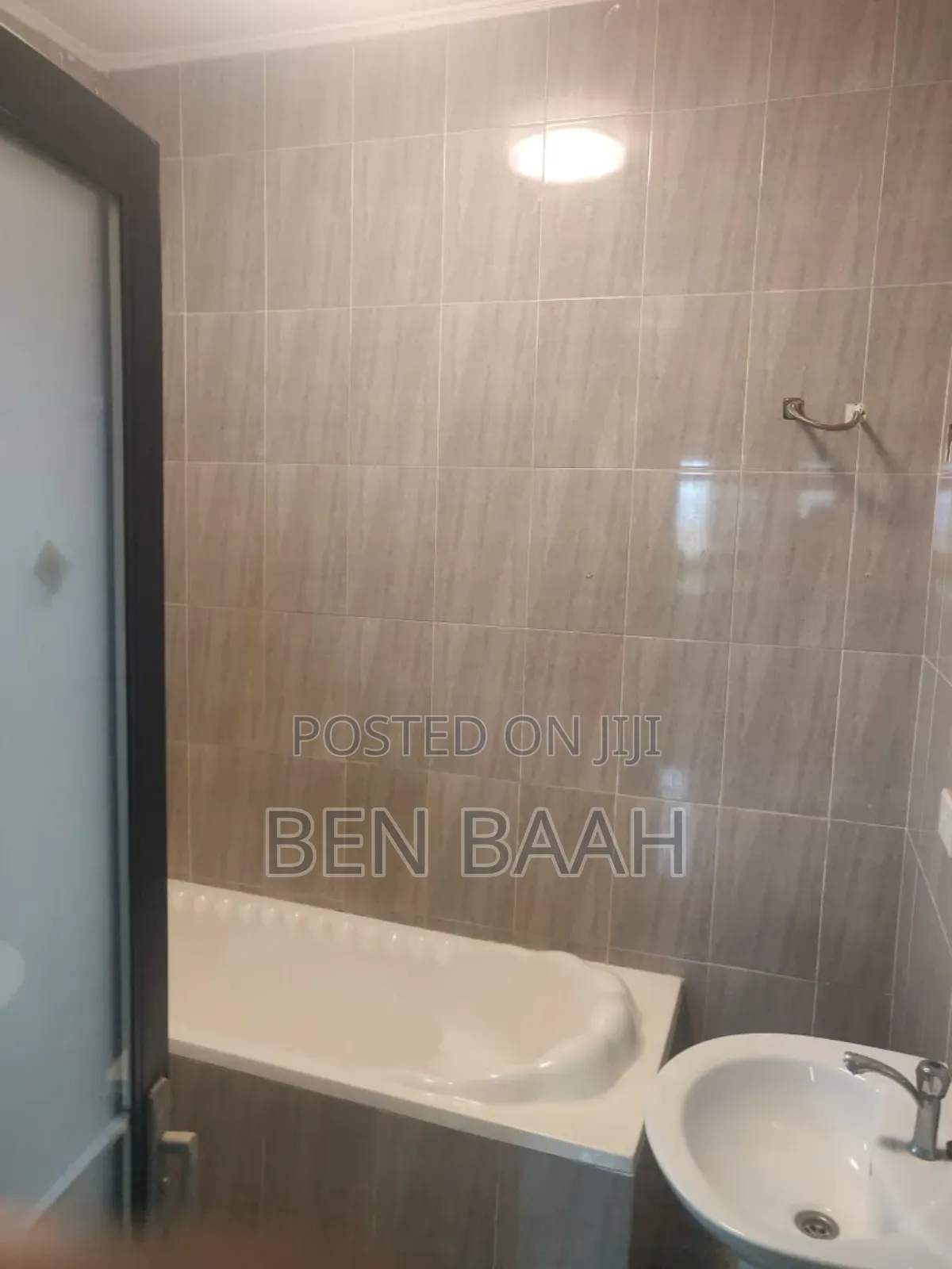 3bdrm Apartment in Ben Properties, Ashomang Estate for rent