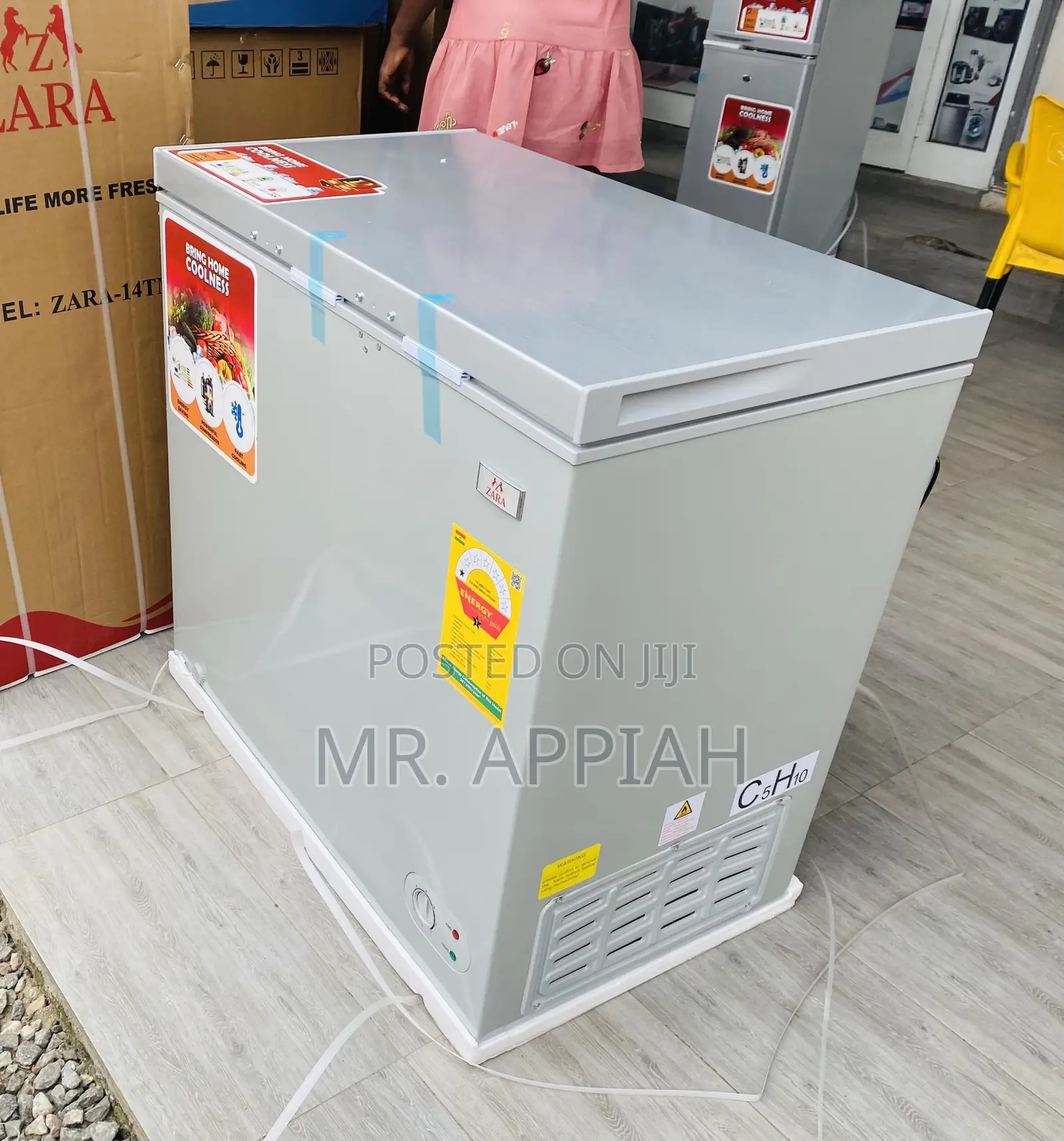 Energy Efficient Zara -260s 1 Door Electric Chest Freezer.