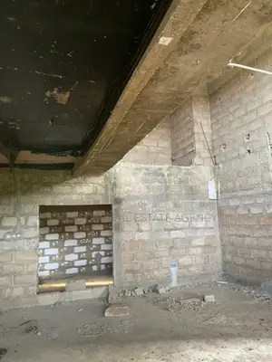 8bdrm Duplex in Lamptey Mills Obom for sale