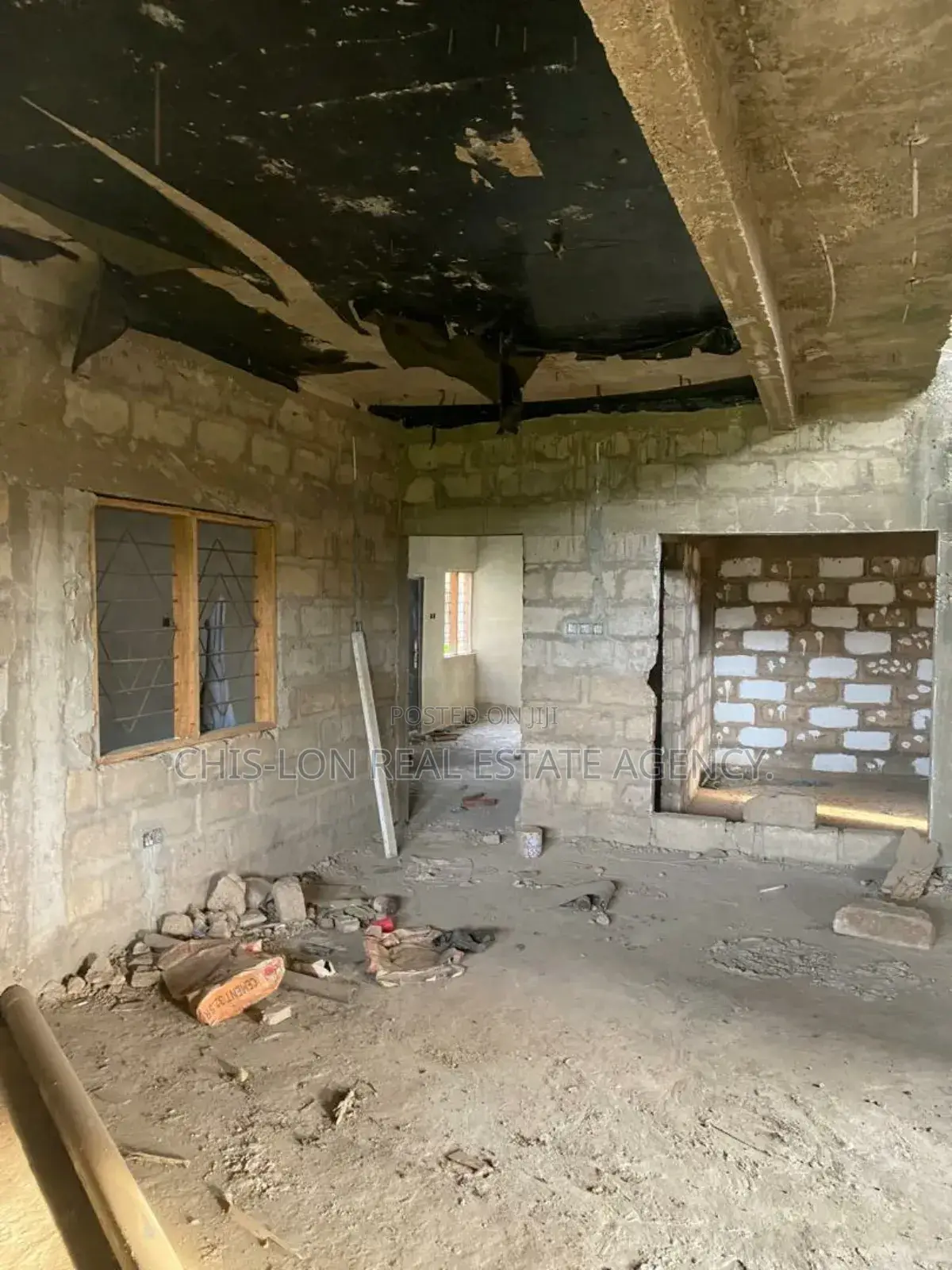 8bdrm Duplex in Lamptey Mills Obom for sale