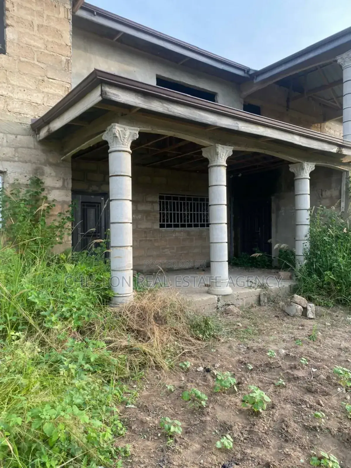 8bdrm Duplex in Lamptey Mills Obom for sale