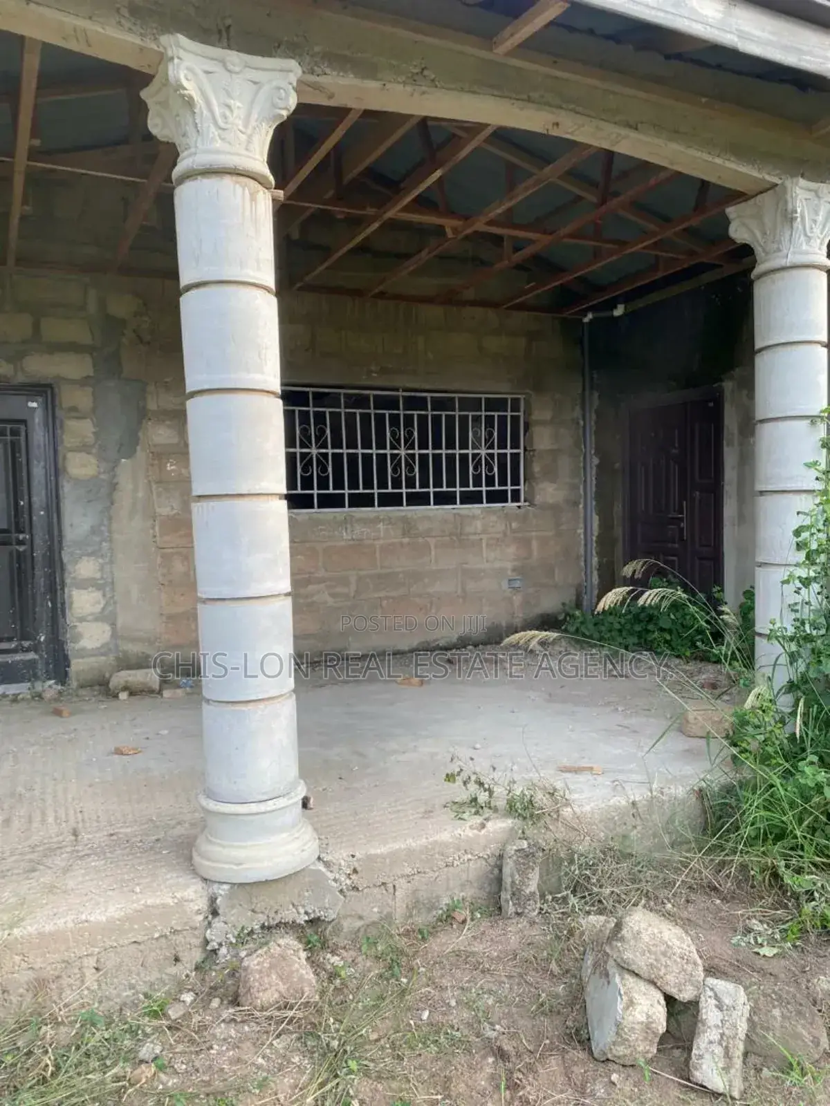 8bdrm Duplex in Lamptey Mills Obom for sale