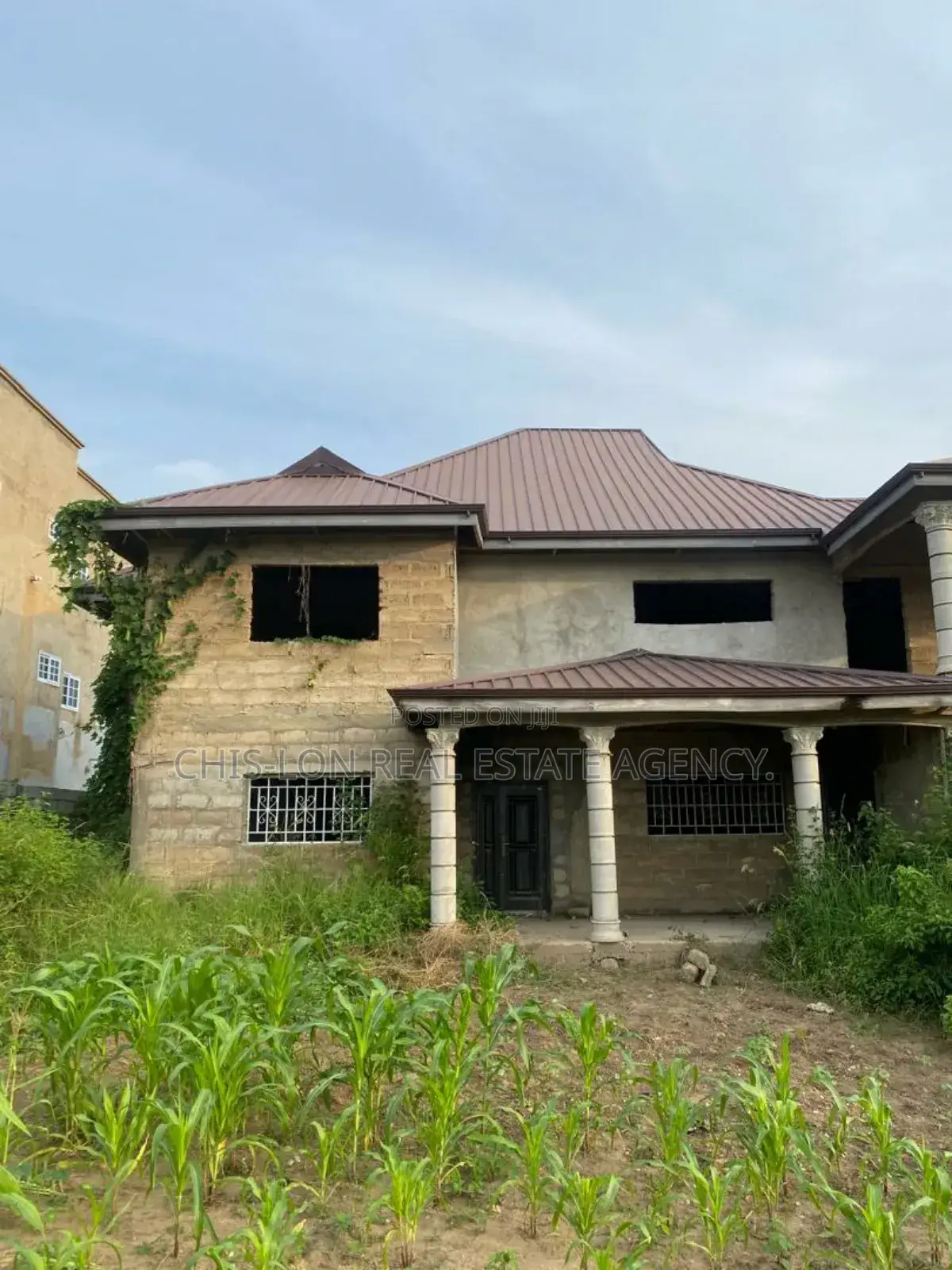 8bdrm Duplex in Lamptey Mills Obom for sale