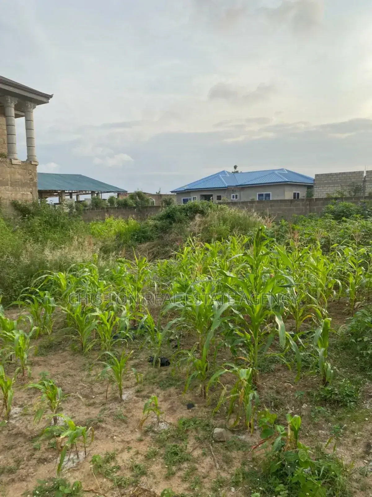 8bdrm Duplex in Lamptey Mills Obom for sale
