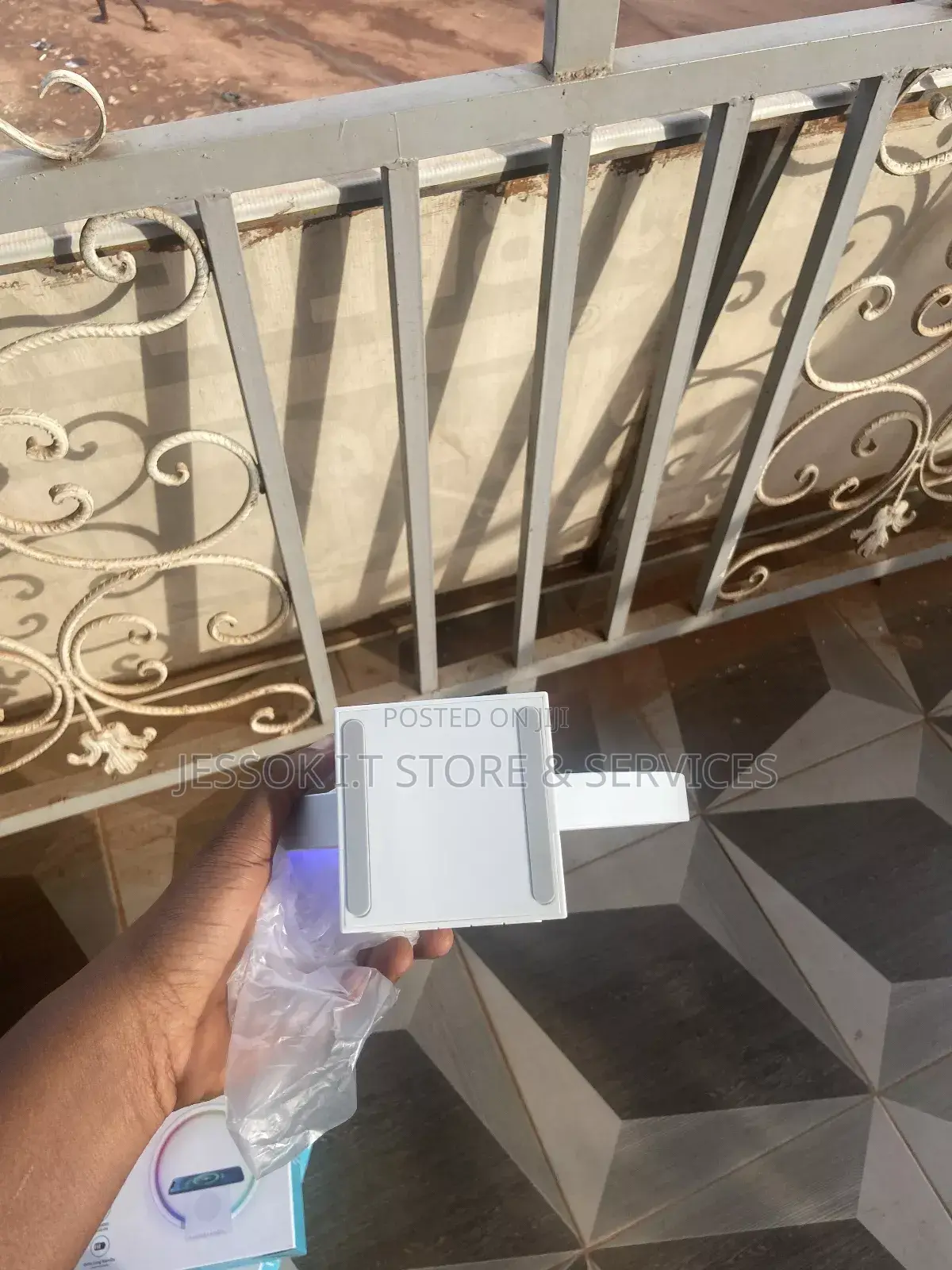 Led Wireless Charging Speaker BT 256