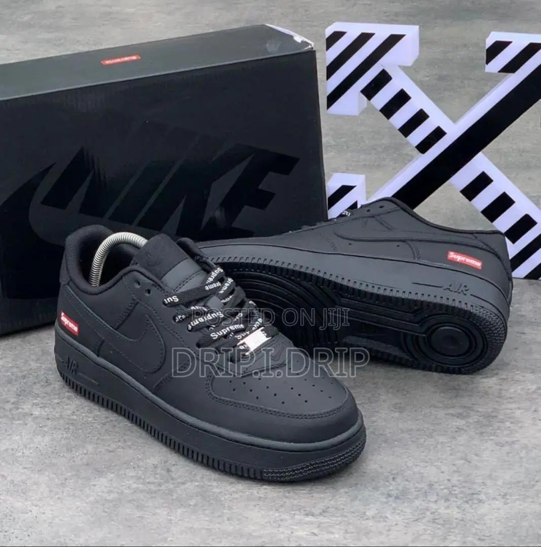 Airforce X Supreme . Black . Comes in Box . All Sizes