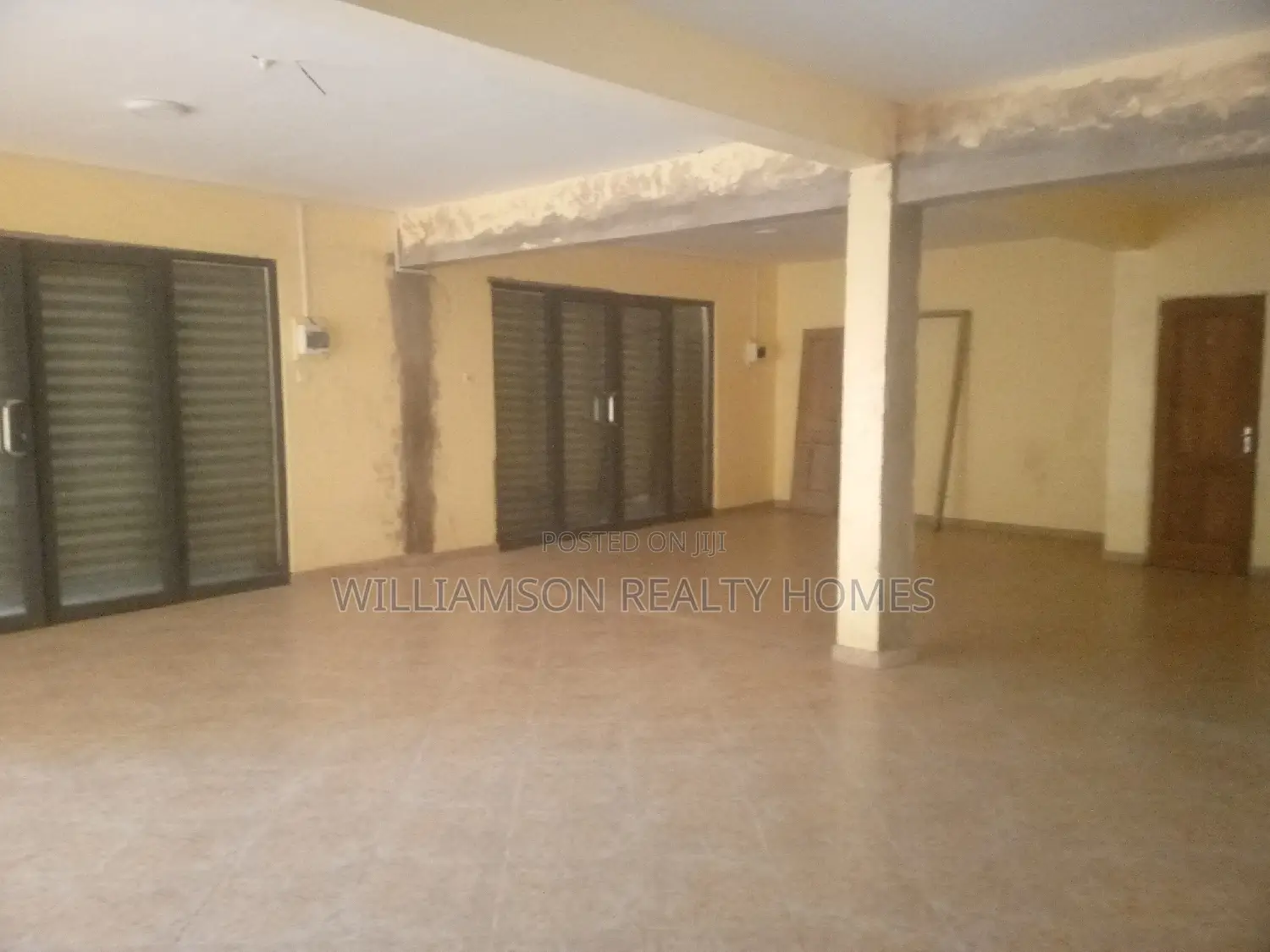 3 in 1 Triple Roadside Shop/Store/Showroom/Warehouse,Spintex