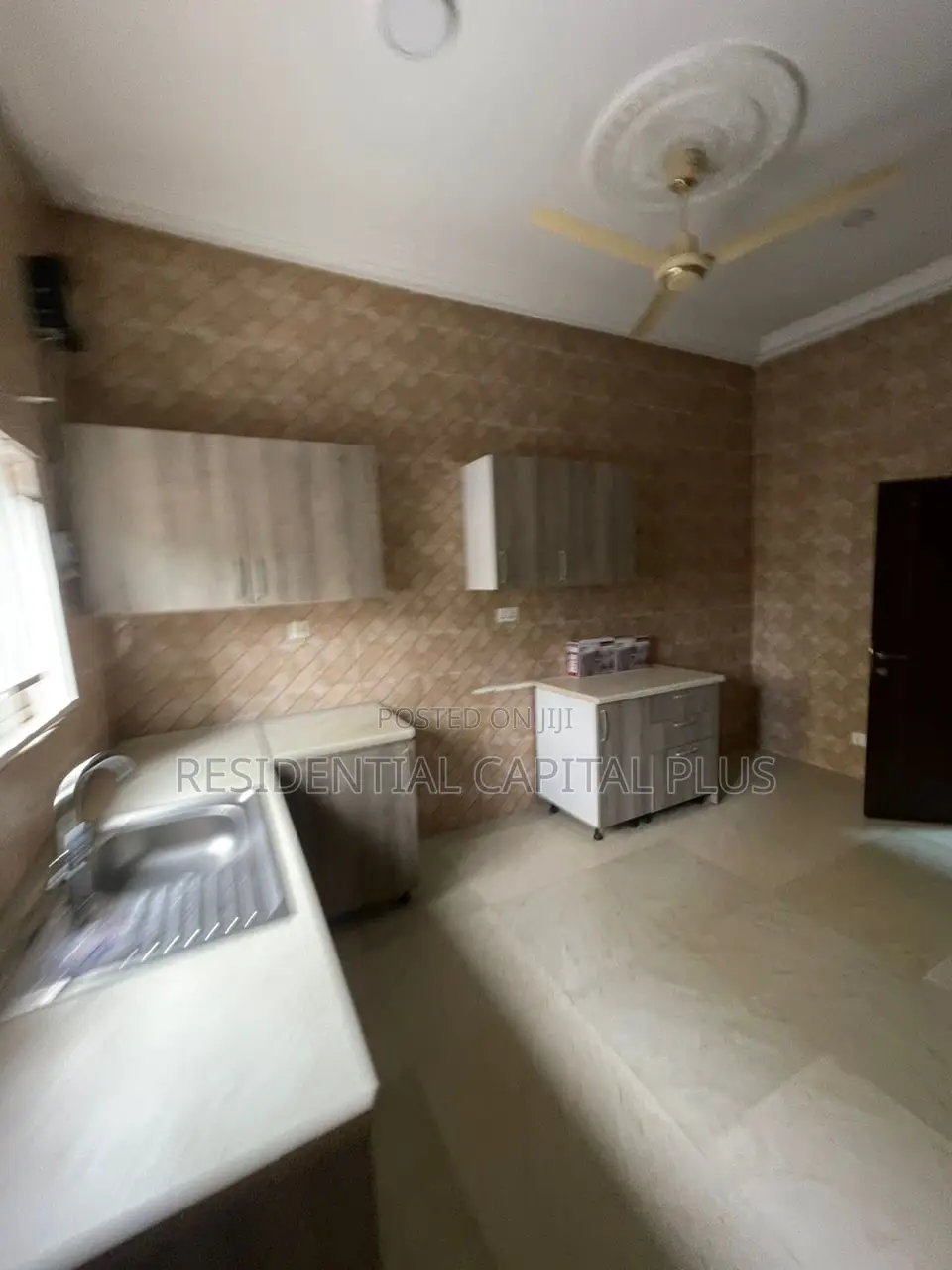 3bdrm Apartment in Spintex, Coca Cola for sale