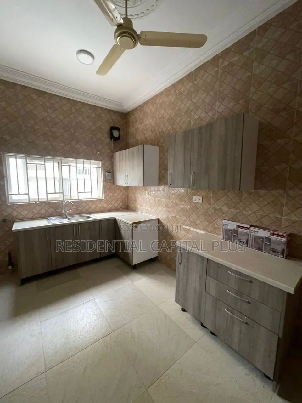 3bdrm Apartment in Spintex, Coca Cola for sale