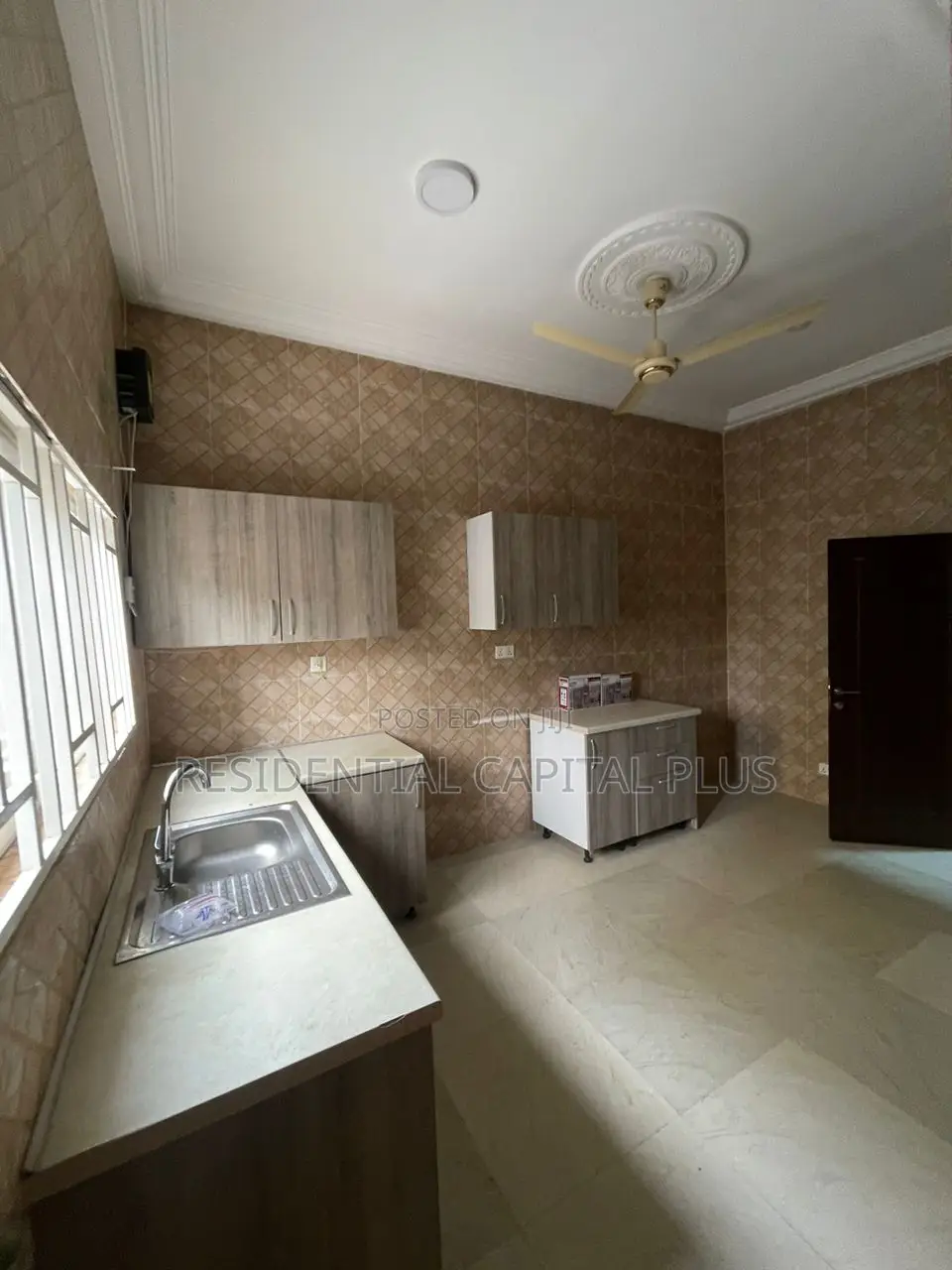 3bdrm Apartment in Spintex, Coca Cola for sale