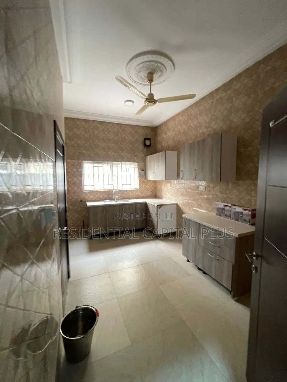 3bdrm Apartment in Spintex, Coca Cola for sale
