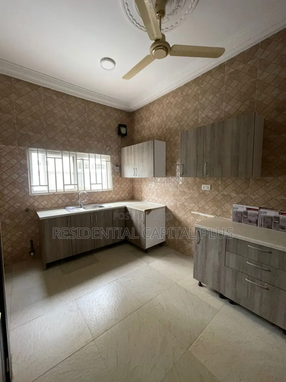 3bdrm Apartment in Spintex, Coca Cola for sale