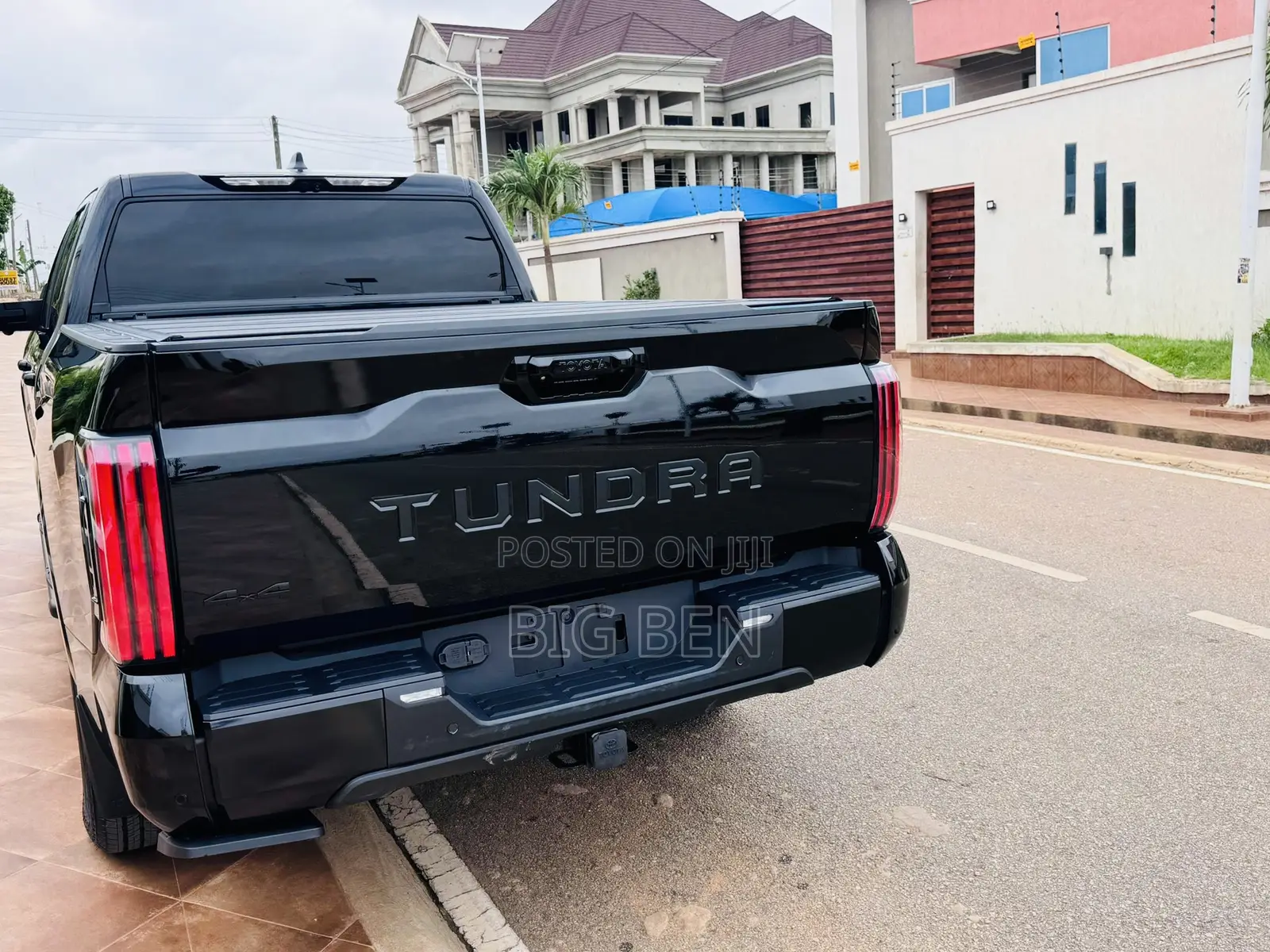 Toyota Tundra 2024 Black