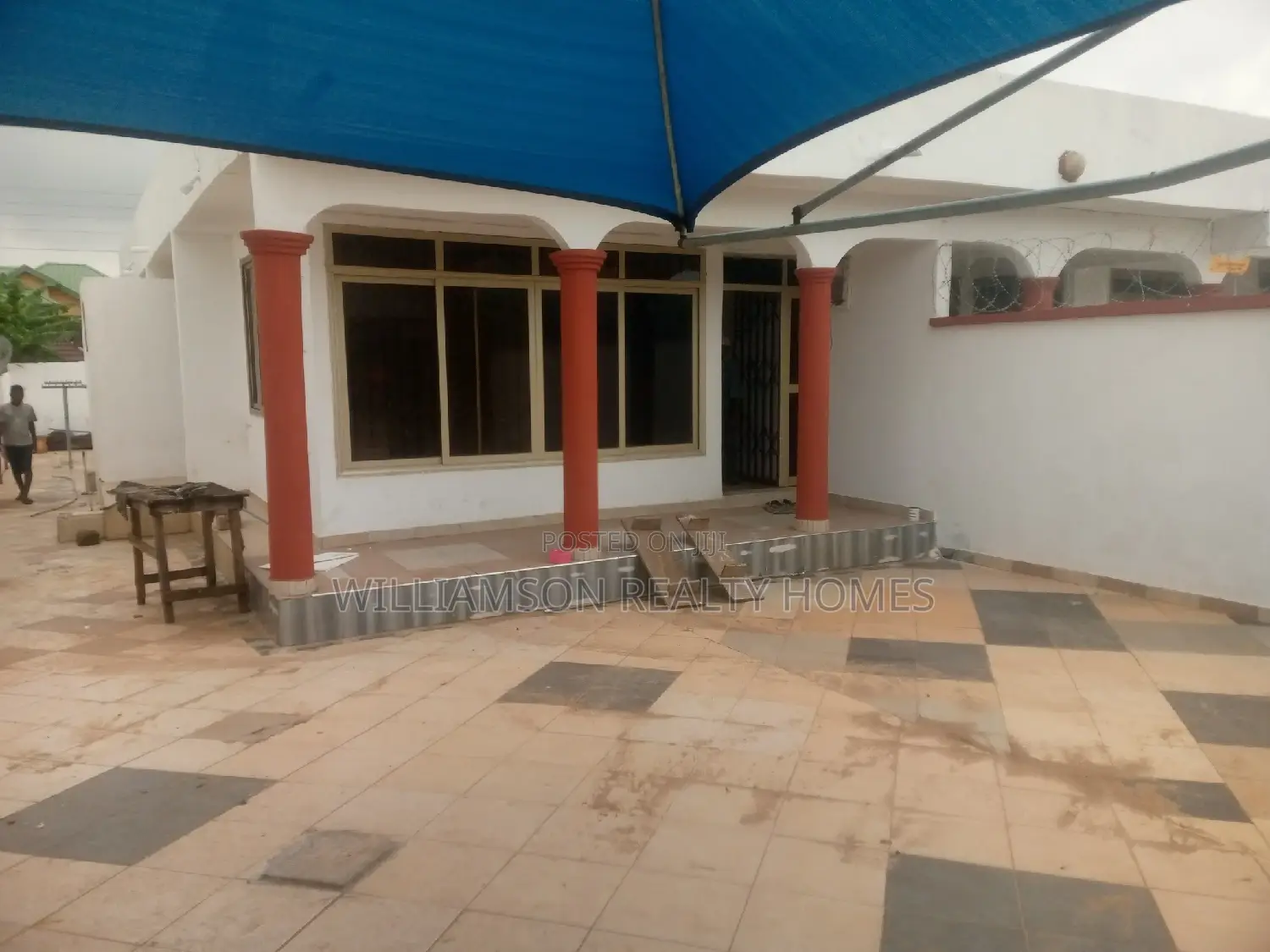 3bdrm House in Community 18 Area, Spintex for rent