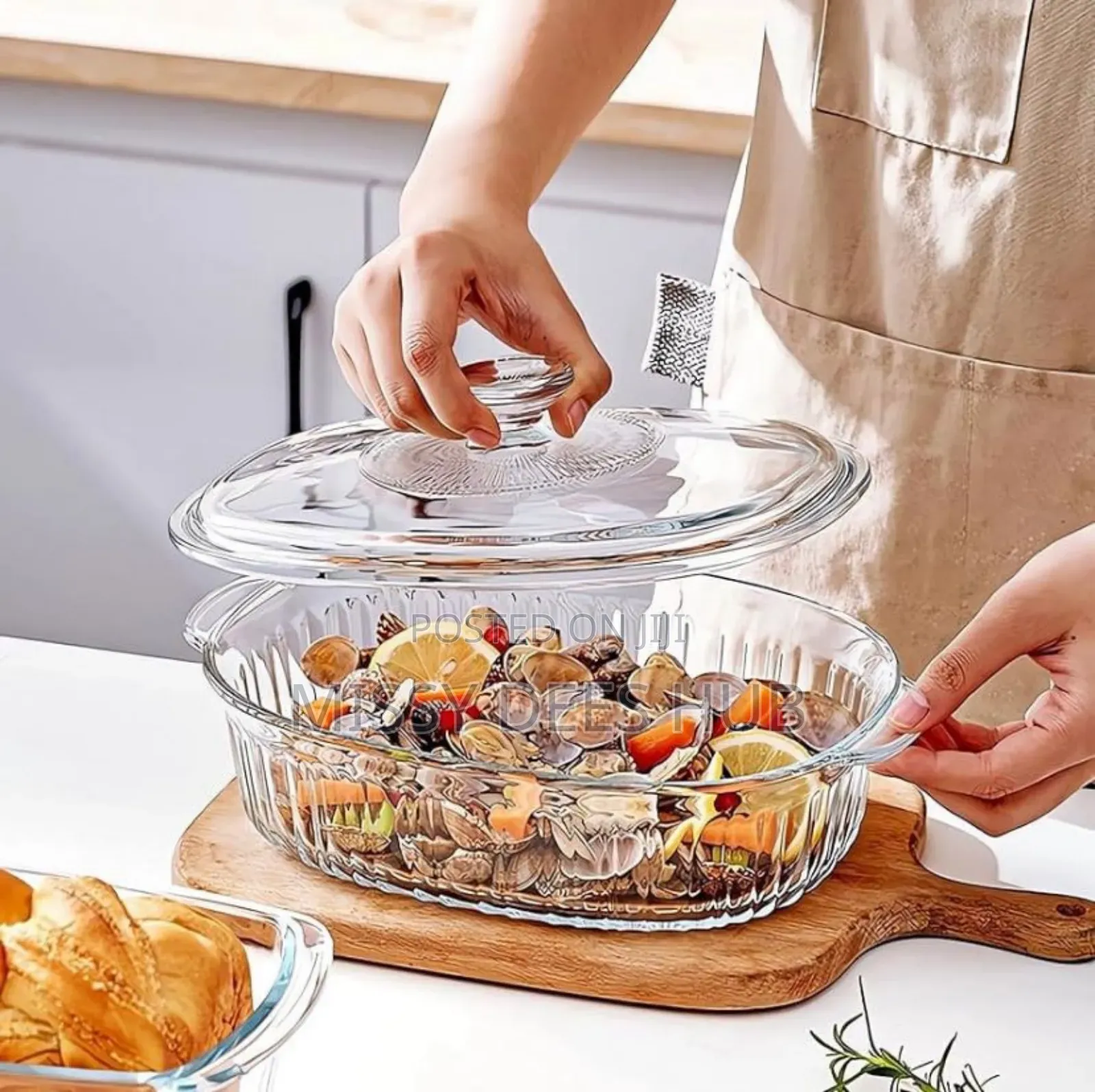 1.8 Oval Tempered Glass Casserole Dish With Lid