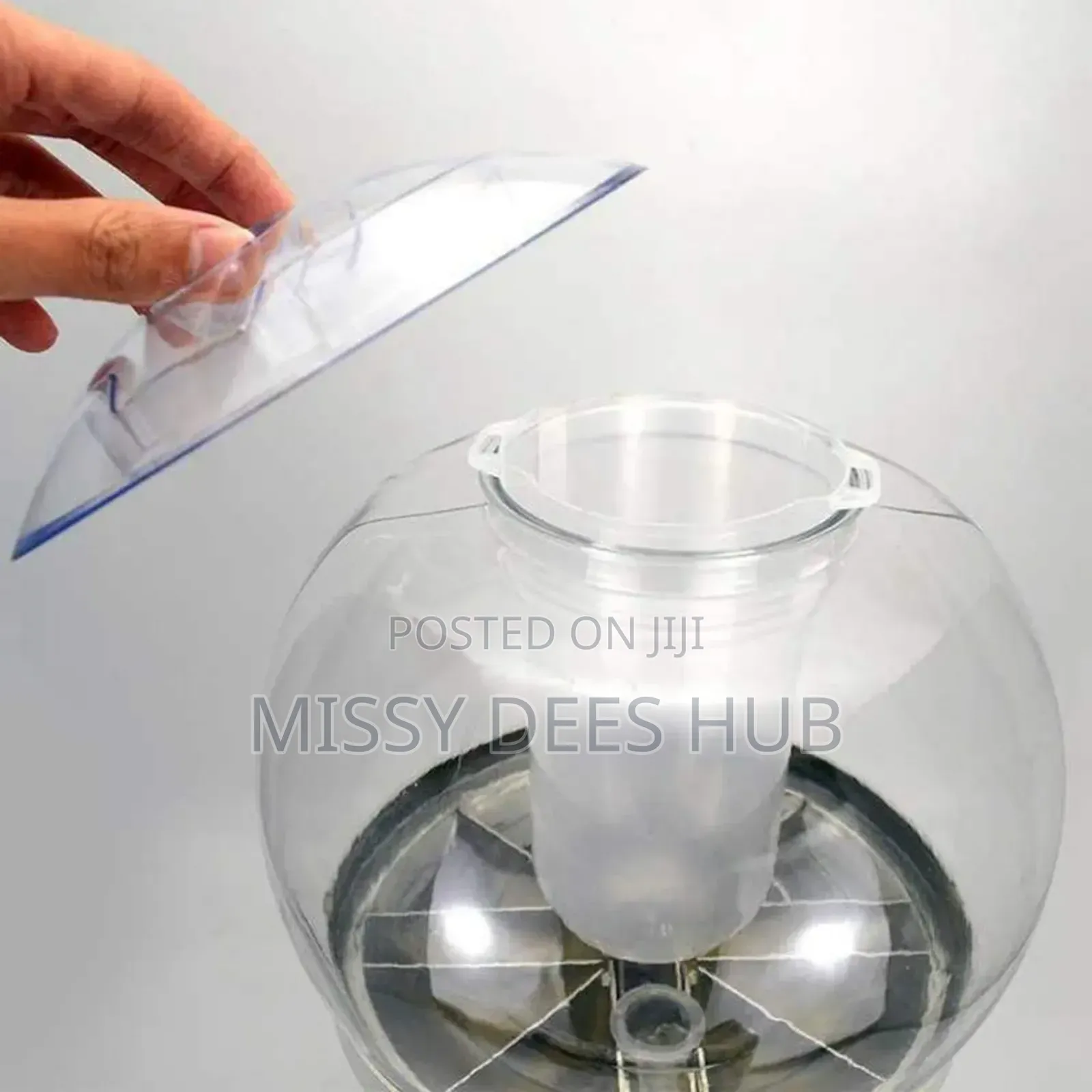 Spherical Drinks Dispenser With Ice Chamber